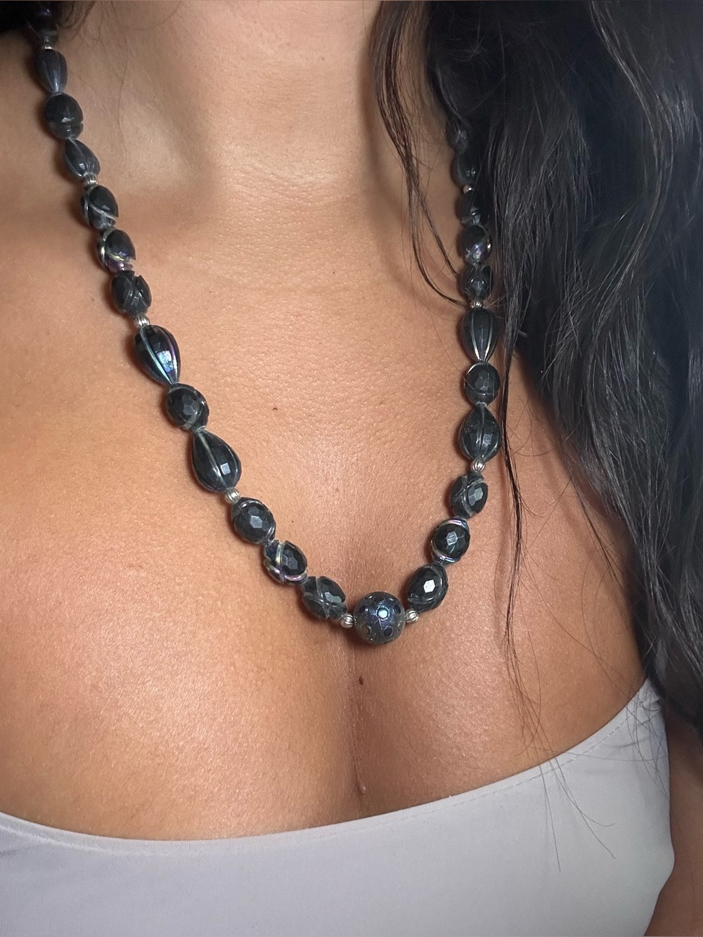 🖤✨ Vintage Black Iridescent Beaded Necklace ✨🖤